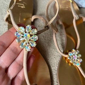 GIUSEPPE ZANOTTI Crystal Flower thong sandal beige suede 38 / 7.5 womens